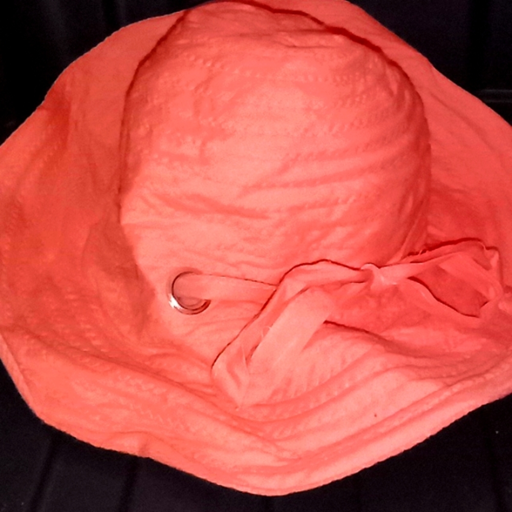 Liz Claiborne Peach Beach Hat